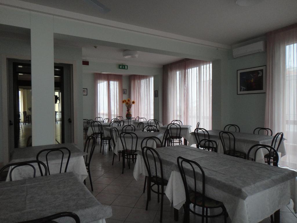 Hotel Acapulco Viserbella di Rimini Ngoại thất bức ảnh