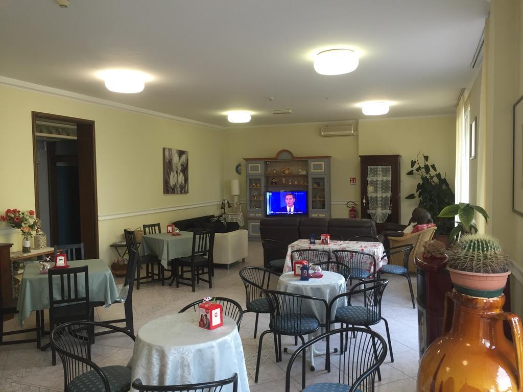 Hotel Acapulco Viserbella di Rimini Ngoại thất bức ảnh