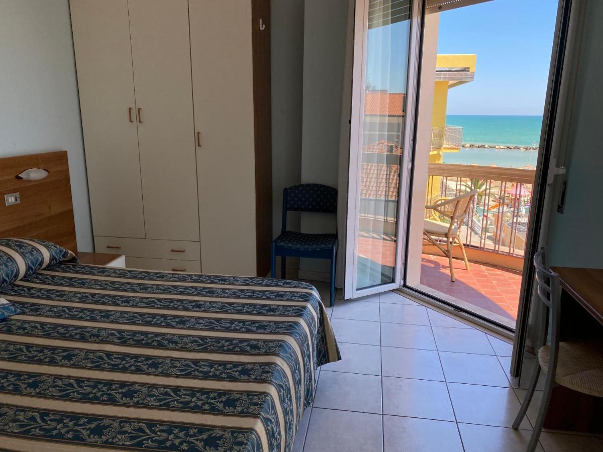 Hotel Acapulco Viserbella di Rimini Ngoại thất bức ảnh